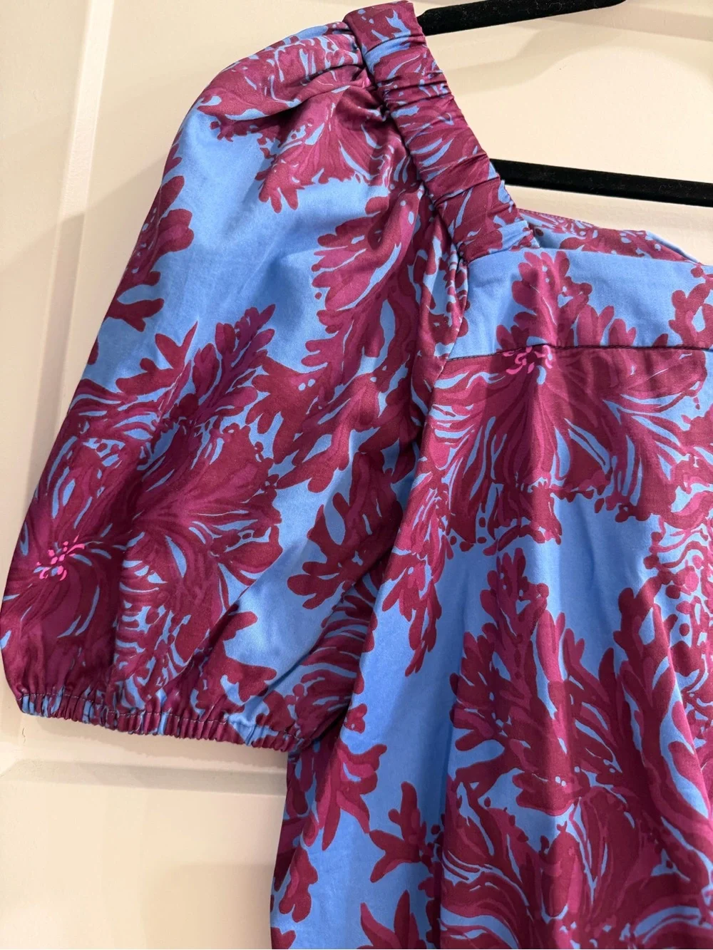 Lilly Pulitzer Torrey Short Sleeve Stretch Top with Tie Back size 8